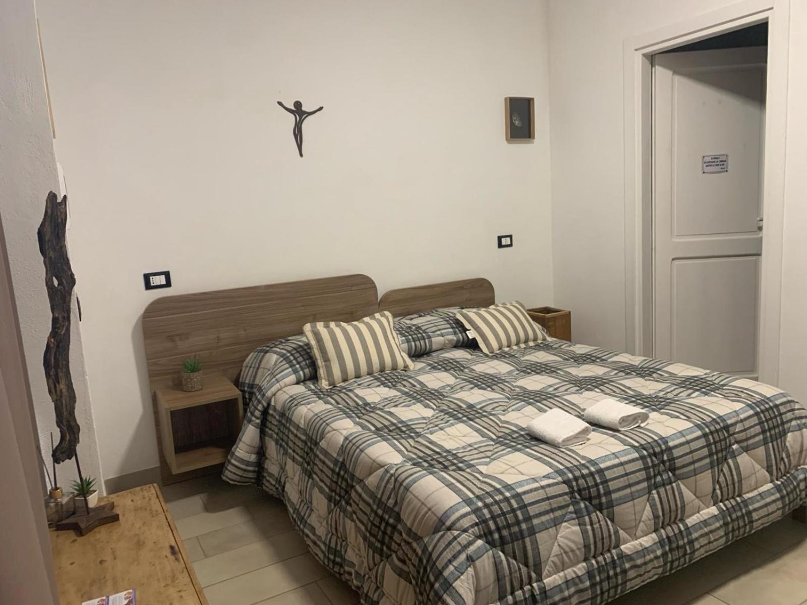 Ci Thorno Hotel Crosia Kültér fotó